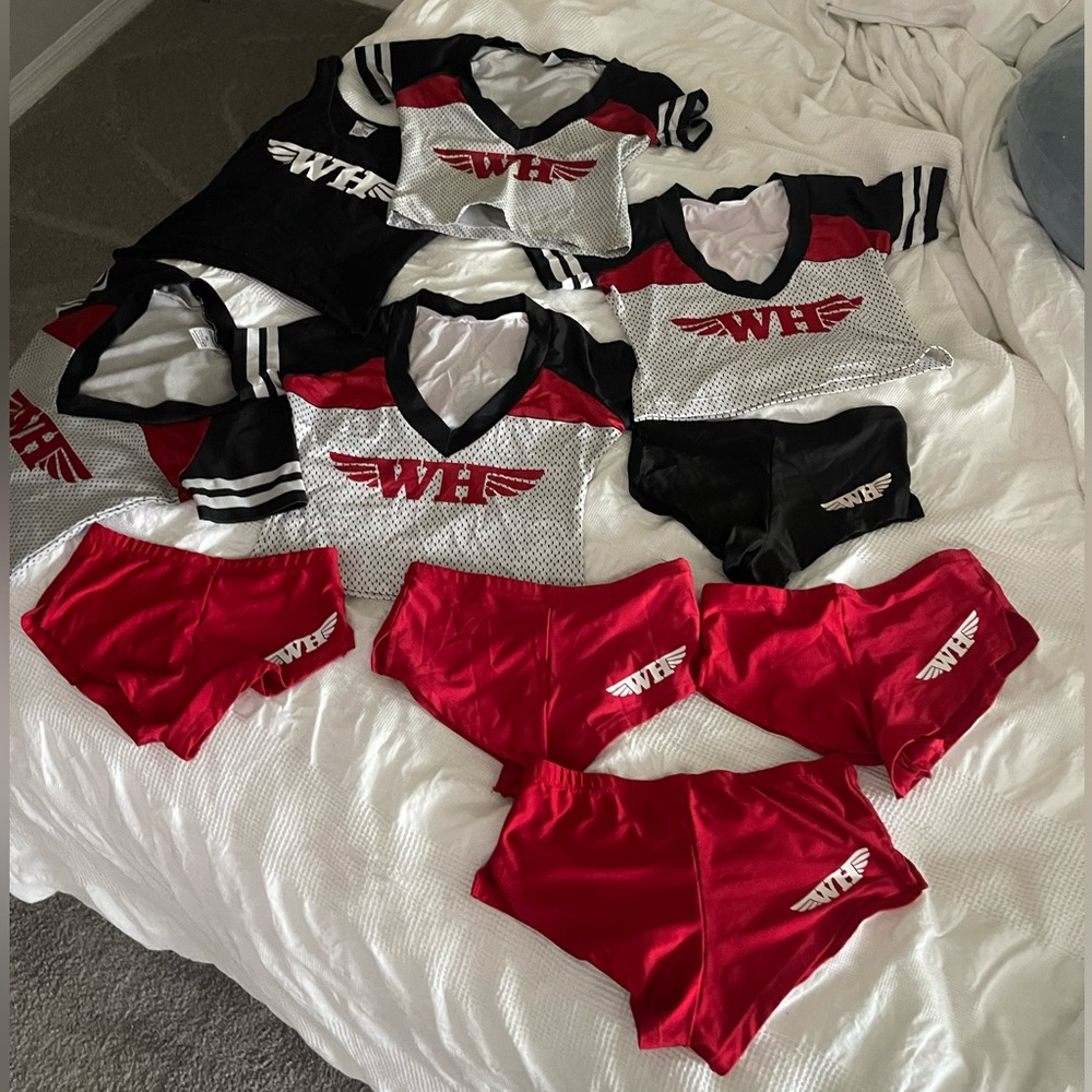 Winghouse outfits full set. XS-S some fit like M